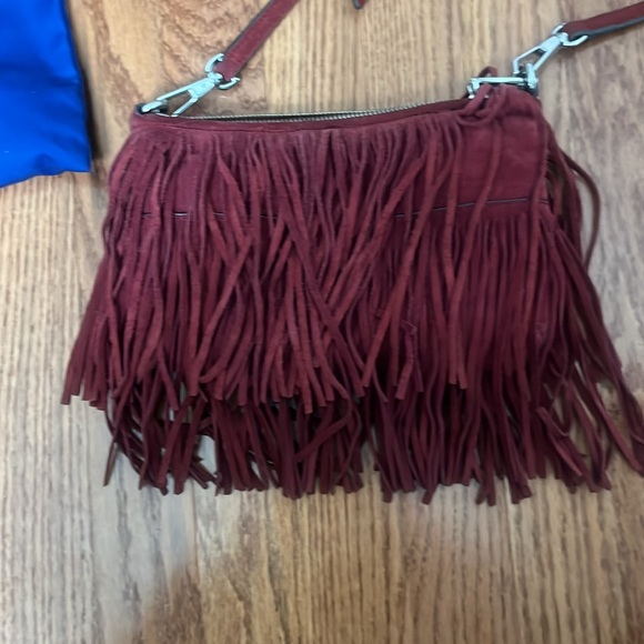 Fringe crossbody - Picture 3 of 6